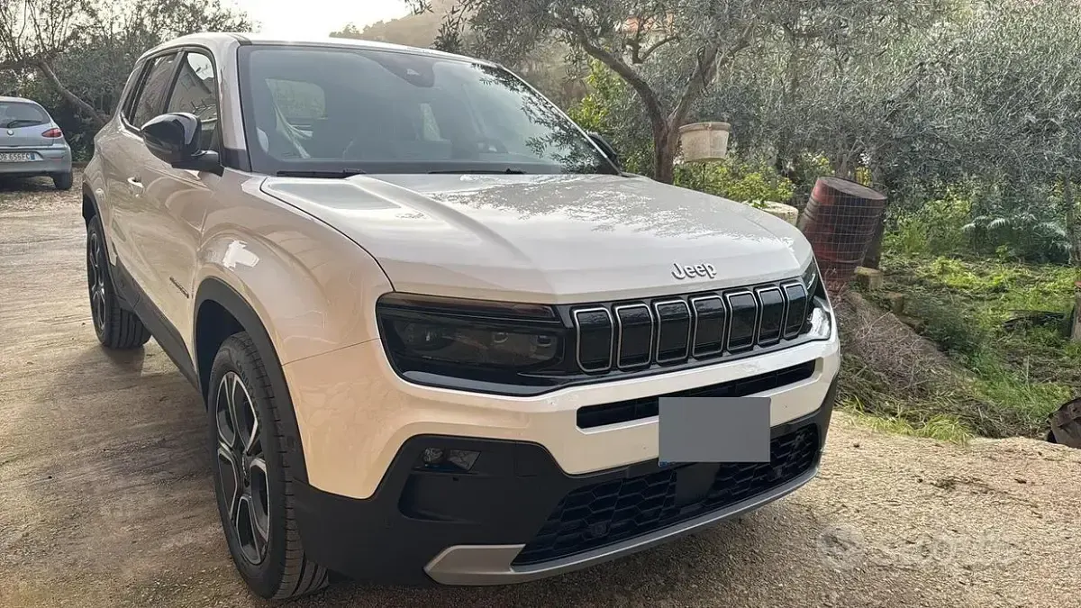 Usata Jeep Avenger 101 CV (74 kW) 2025 Bianco SUV