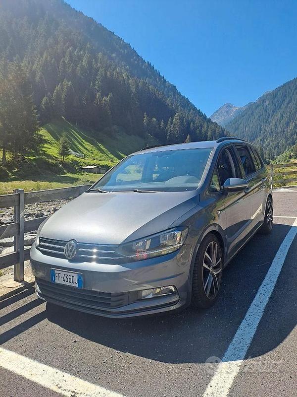 Usata VW Touran Comfortline 116 CV (85 kW) 2016 Grigio Monovolume