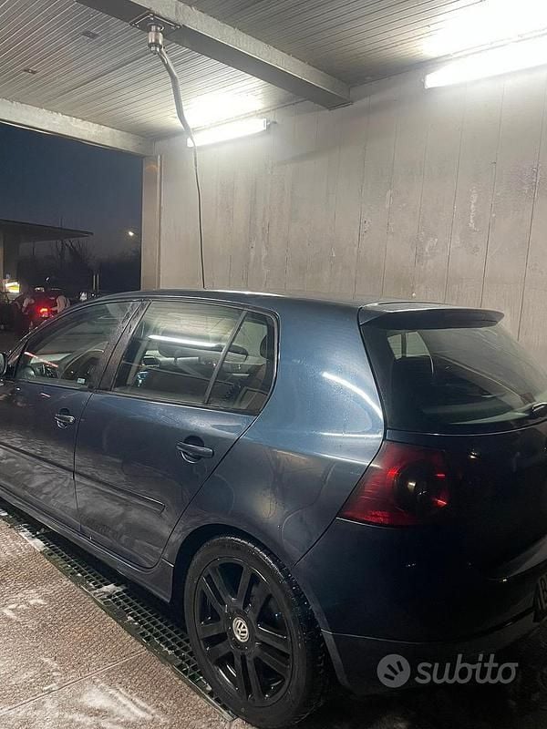 Usata VW Golf V 140 CV (102 kW) 2005 Berlina