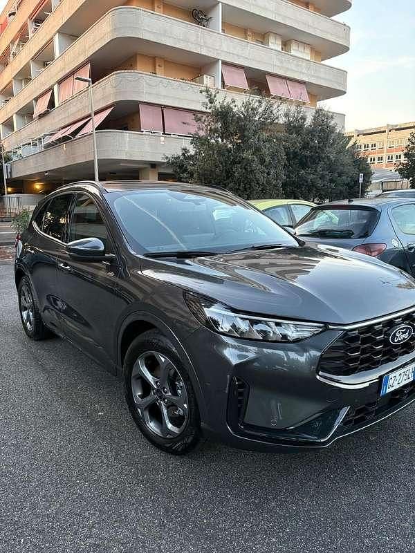 Usado Ford Kuga Titanium X 152 CV (111 kW) 2025 Gris SUV