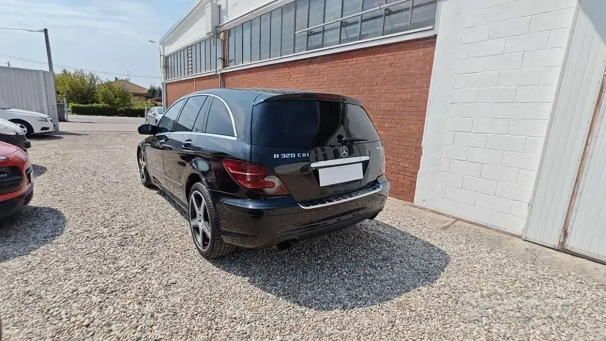 Usata Mercedes R320 Chrome 224 CV (164 kW) 2010 Nero Station wagon