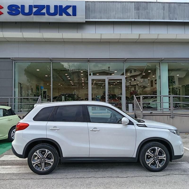 Usata Suzuki Vitara 120 CV (88 kW) 2016 Bianco SUV