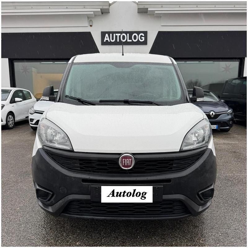 Bianco Usata 2020 Fiat Doblò Lounge Monovolume | 7800 € (Super prezzo) - Immagine 1/4