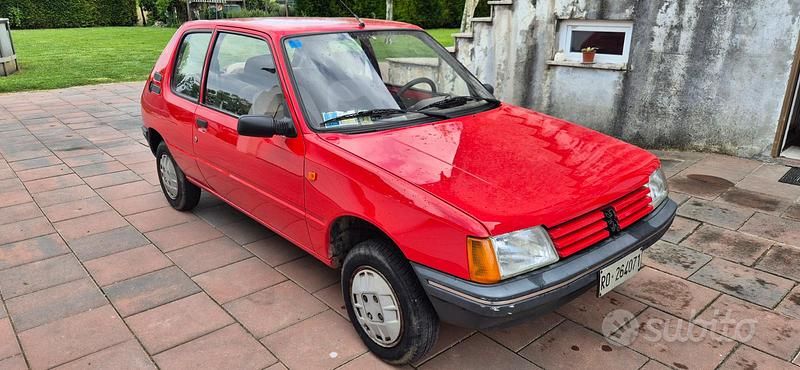 Usata Peugeot 205 44 CV (32 kW) 1989 Rosso Utilitaria