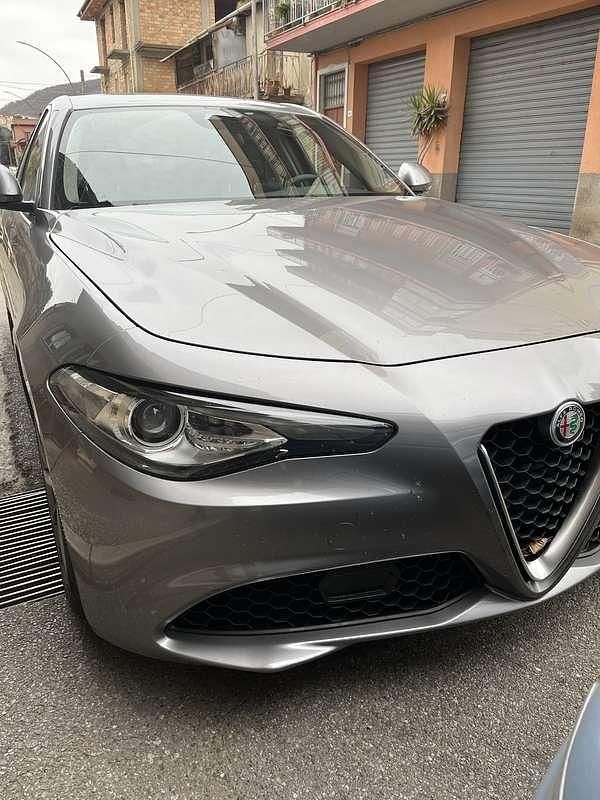 Usata Alfa Romeo Giulia Super 150 CV (110 kW) 2018 Berlina