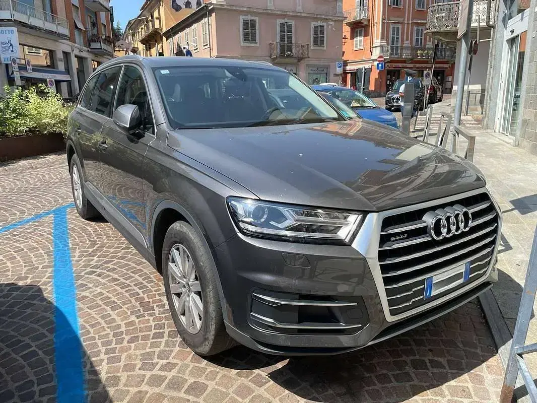 Usata Audi Q7 Ambiente 231 CV (169 kW) 2019 Grigio SUV