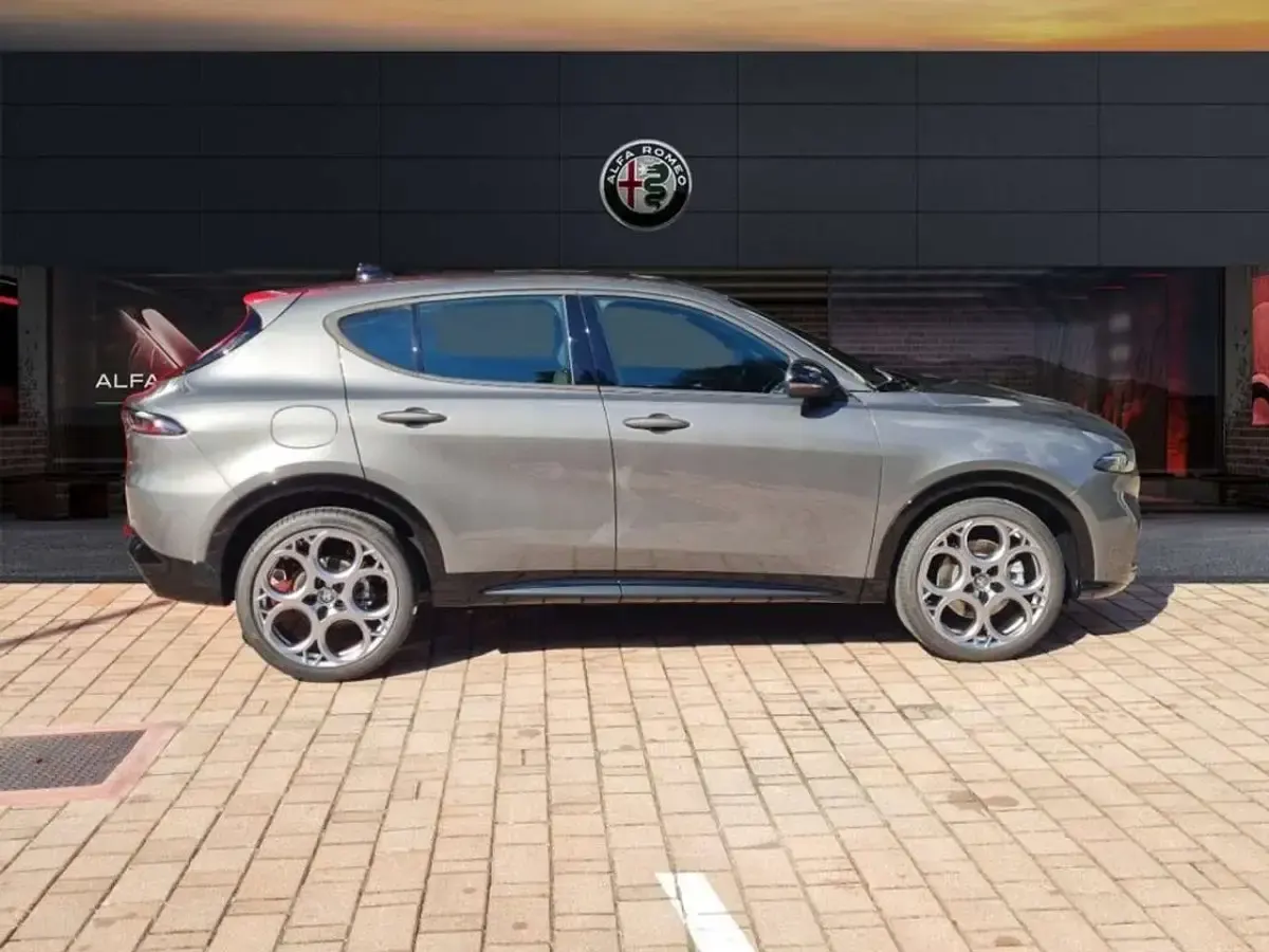 Nuova Alfa Romeo Tonale Sprint 160 CV (117 kW) 2026 Grigio scuro SUV