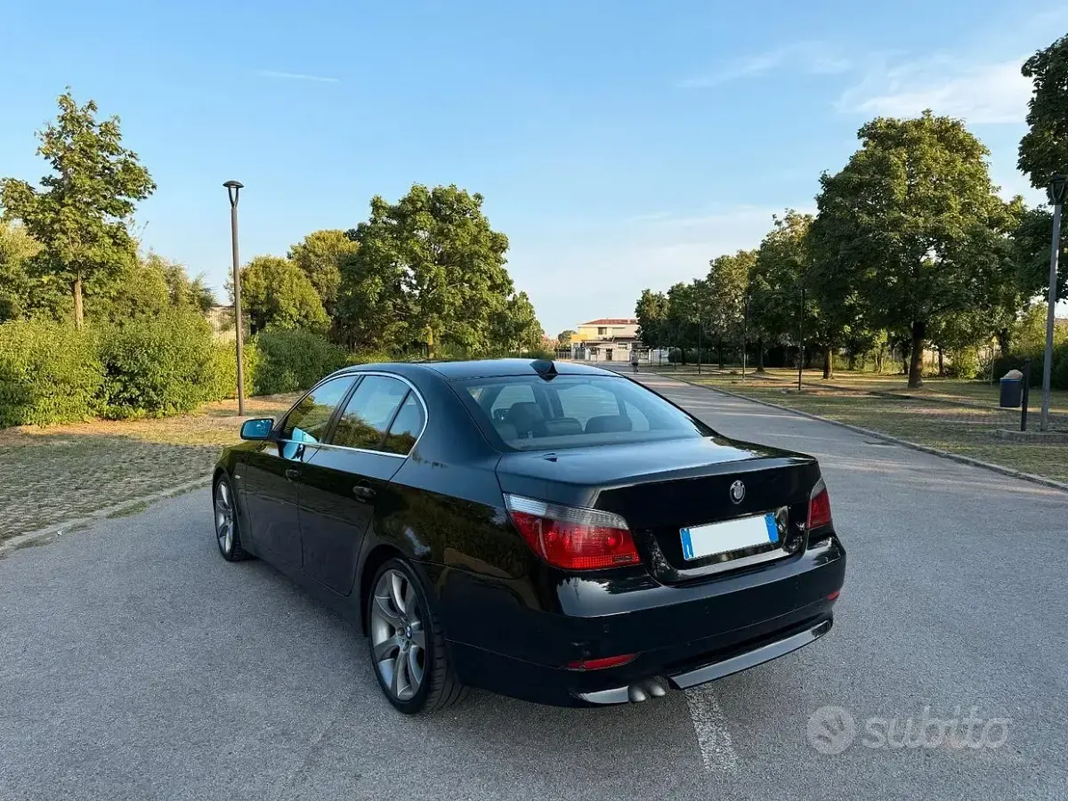 Usata BMW 530 218 CV (160 kW) 2003 Nero Berlina