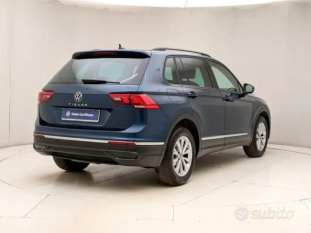 Usata VW Tiguan Life 122 CV (89 kW) 2023 Nero SUV