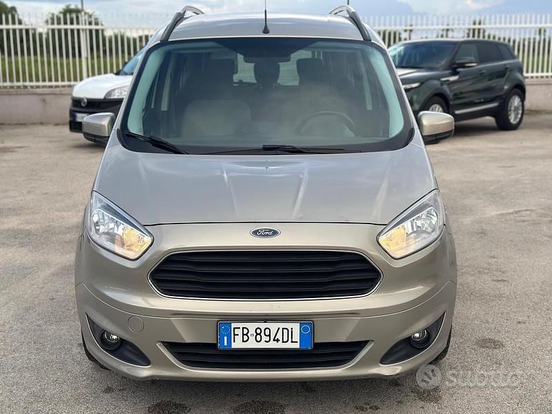 Usata Ford Tourneo Courier 95 CV (69 kW) 2015 Grigio Monovolume