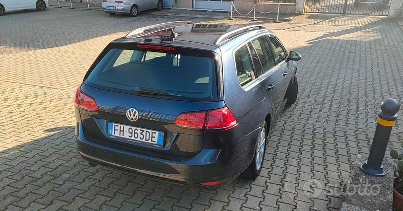 Usata VW Golf VII Business 110 CV (80 kW) 2017 Blu Station wagon
