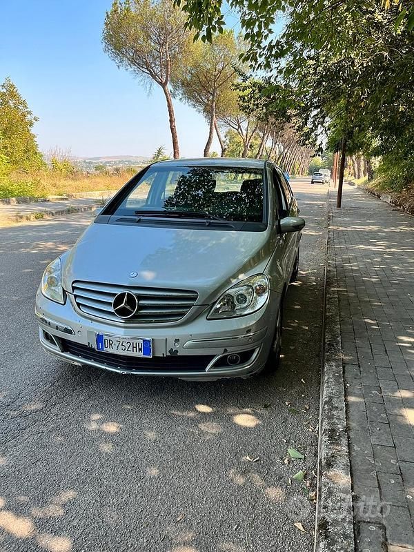 Usata Mercedes B200 2008 Grigio Monovolume