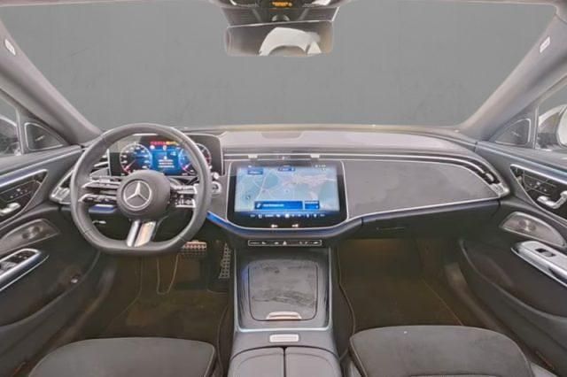 Usata Mercedes E220 AMG Line Premium 197 CV (144 kW) 2024 Grigio Berlina