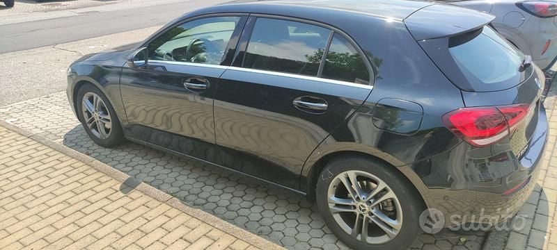 Usata Mercedes A180 Business 116 CV (85 kW) 2019 Nero Berlina