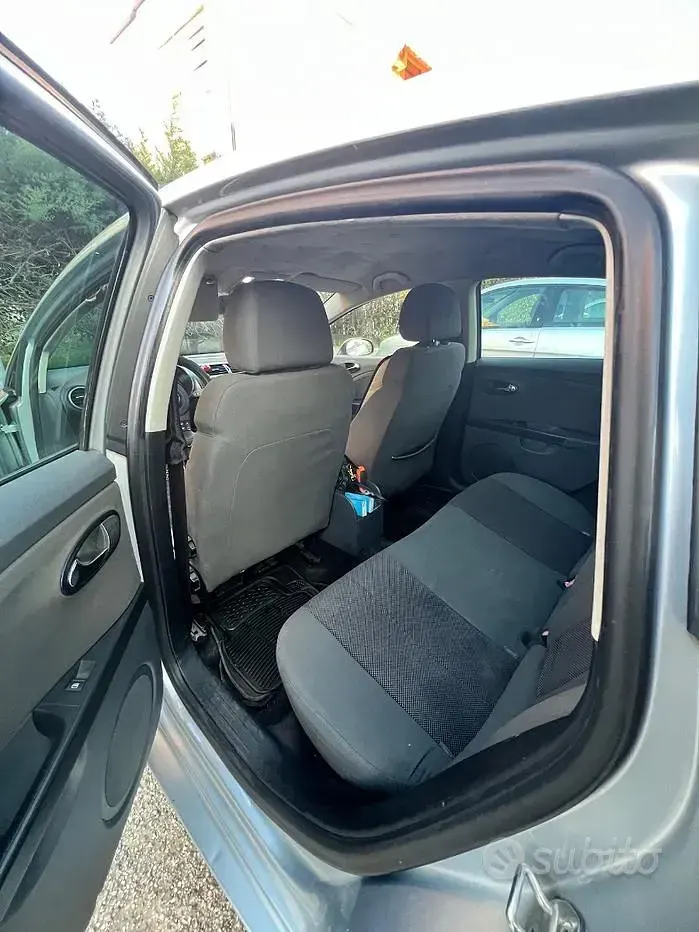 Usata Seat Leon 110 CV (80 kW) 2009 Utilitaria