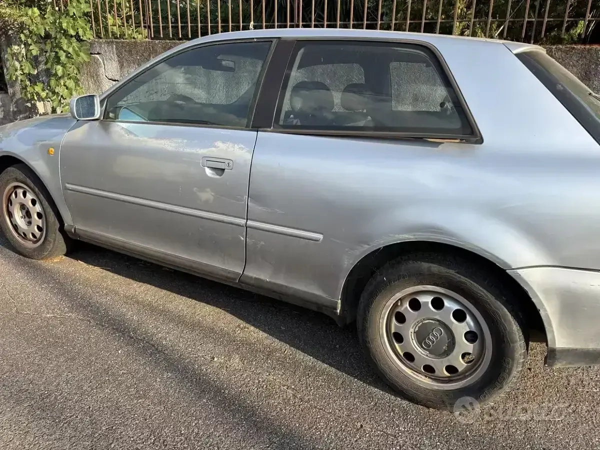 Usata Audi A3 110 CV (80 kW) 1997 Grigio Utilitaria
