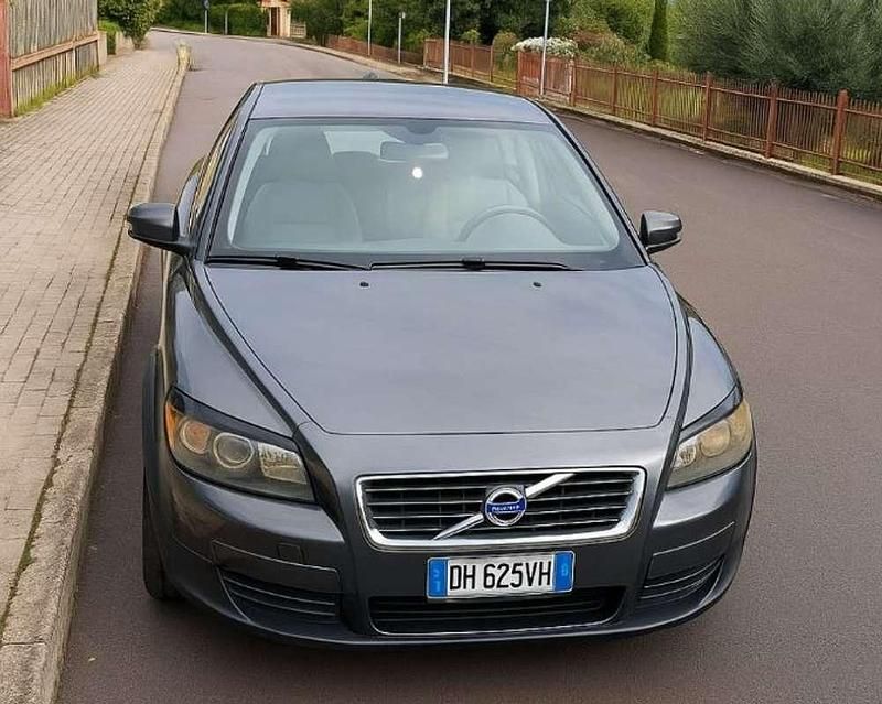Usata Volvo C30 Kinetic 101 CV (74 kW) 2007 Grigio Utilitaria