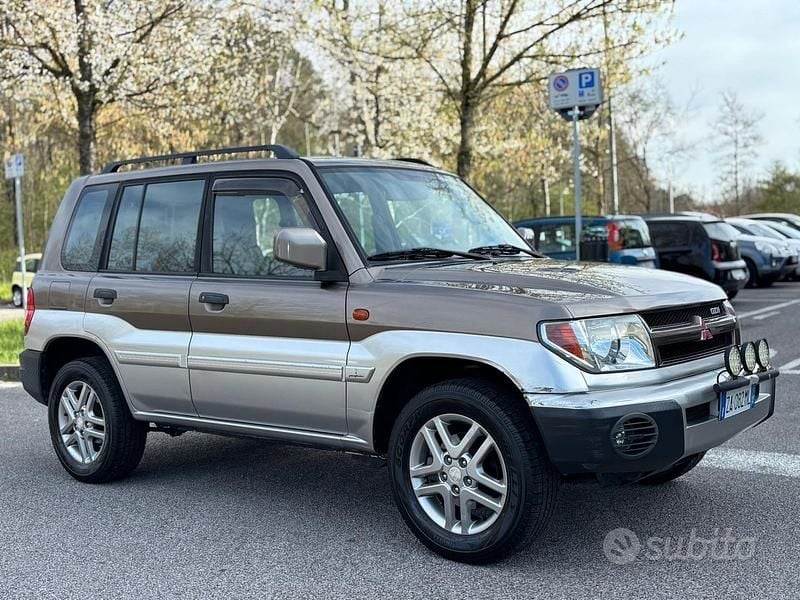 Usata Mitsubishi Pajero 129 CV (94 kW) 2002 Grigio SUV