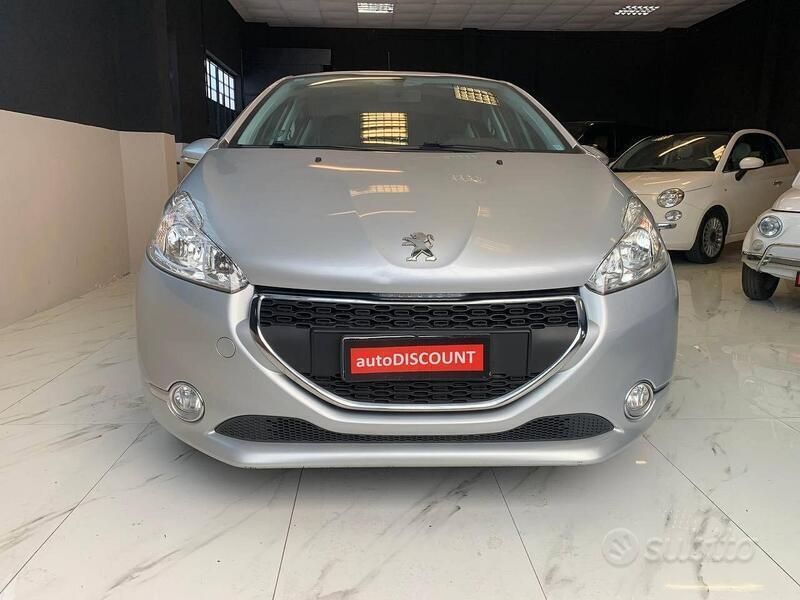 Usata Peugeot 208 Allure 68 CV (50 kW) 2014 Argento Utilitaria