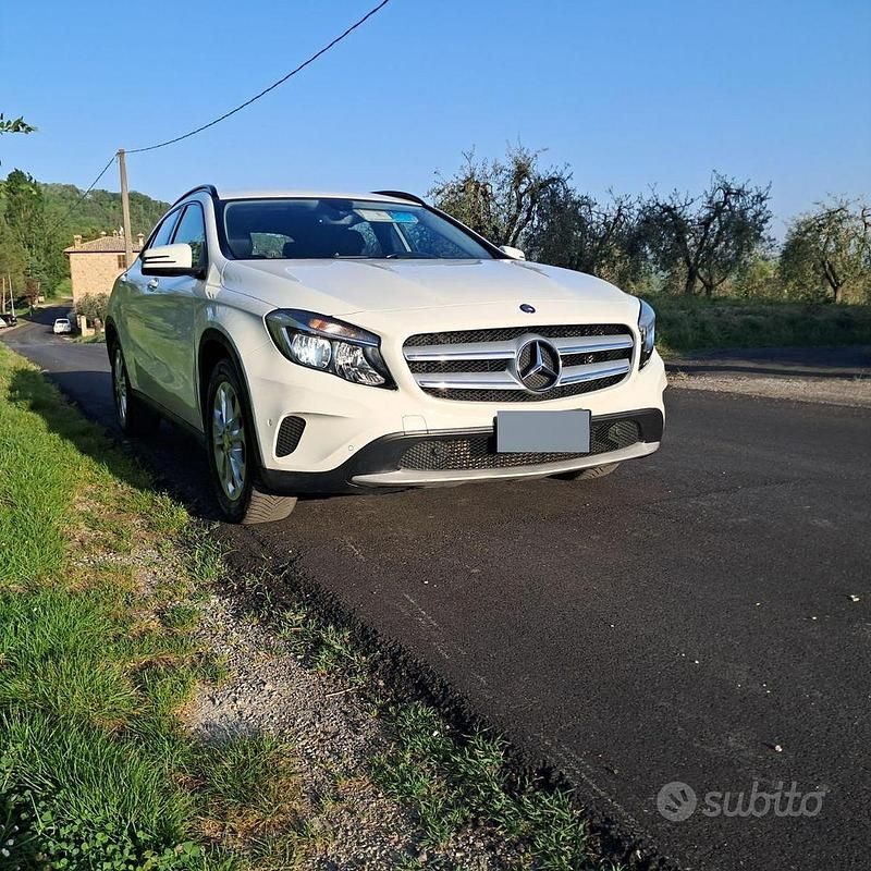 Begagnad Mercedes GLA200 Executive 136 HK (100 kW) 2014 Vit SUV