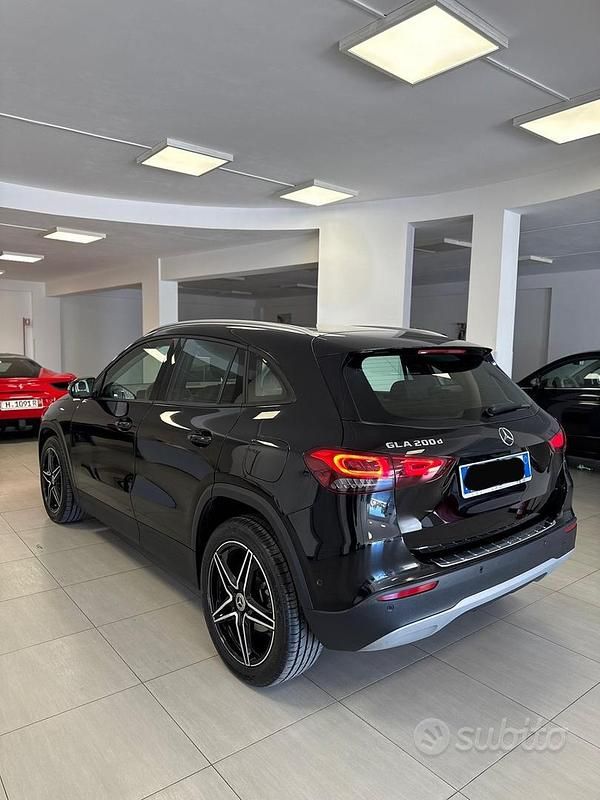 Usata Mercedes GLA200 Premium 149 CV (109 kW) 2023 Nero SUV