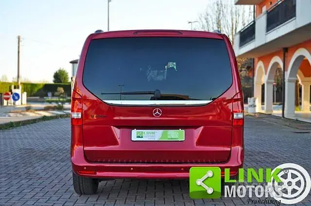 Usata Mercedes V220 Edition 163 CV (119 kW) 2022 Rosso Monovolume