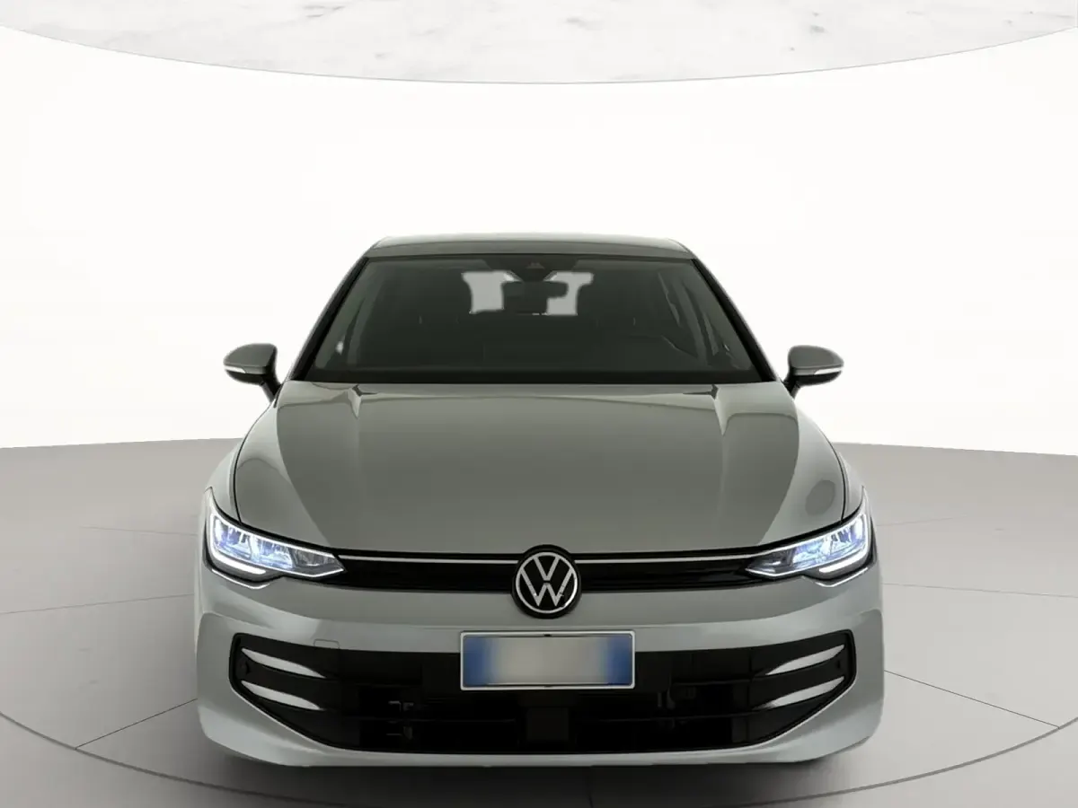 Usata VW Golf VIII Edition 116 CV (85 kW) 2025 Dolomite silver metallizzato Berlina