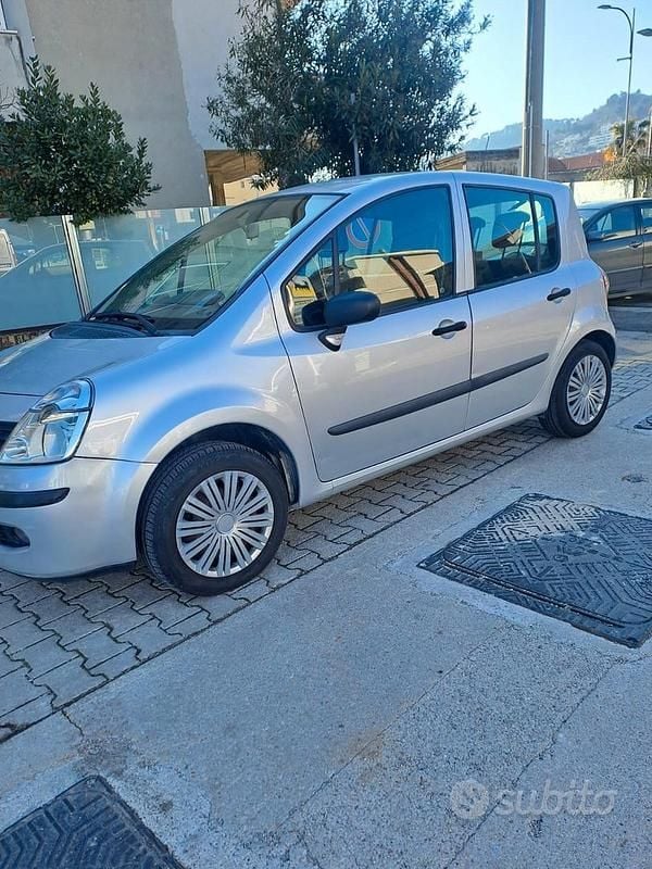 Usata Renault Modus 75 CV (55 kW) 2007 Grigio Monovolume