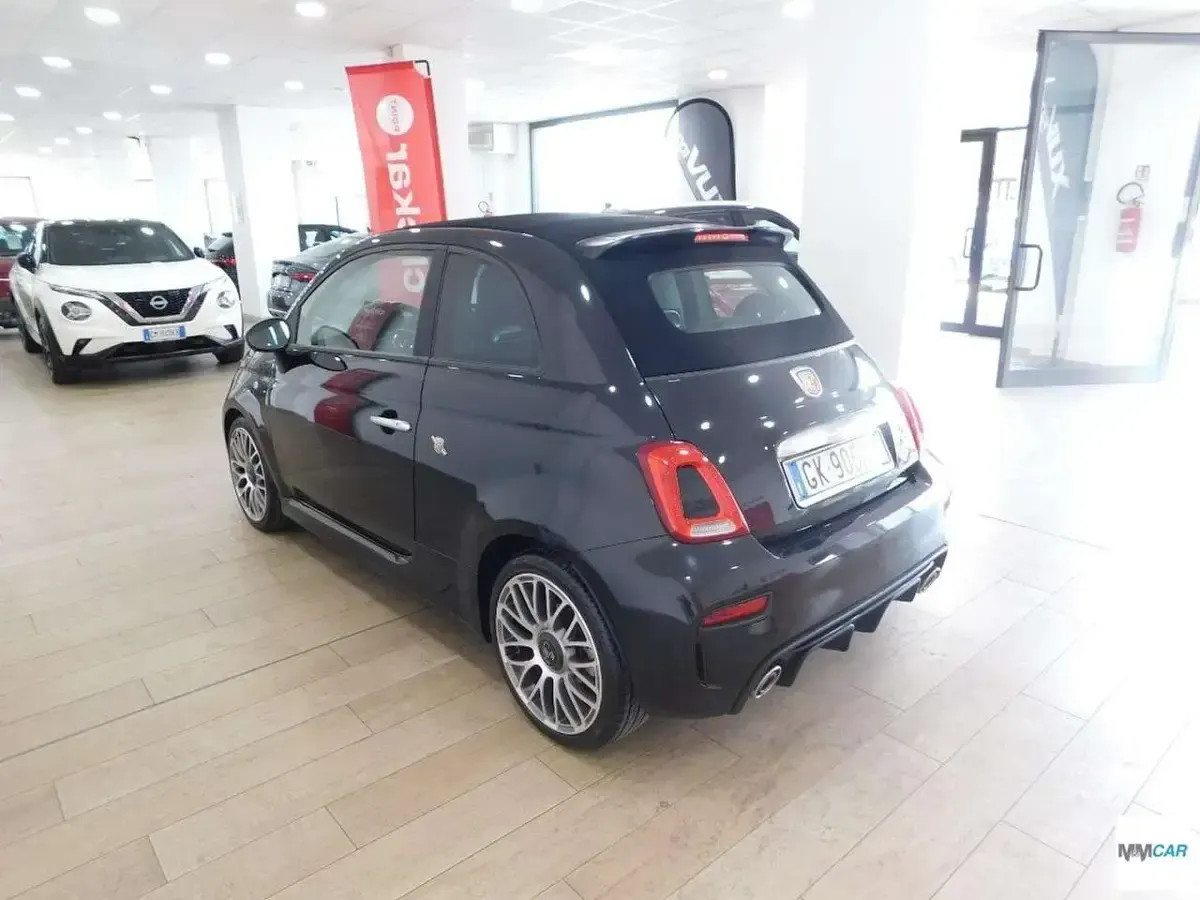 Usata Abarth 595C Turismo 165 CV (121 kW) 2022 Nero Cabrio