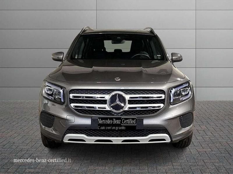 Usata Mercedes GLB200 Business 150 CV (110 kW) 2022 Grigio montagna SUV