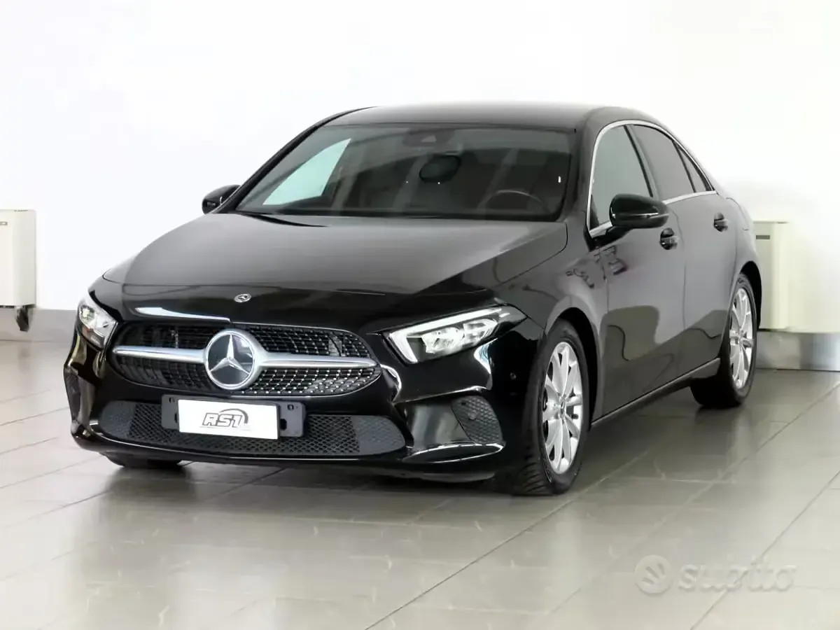 Usata Mercedes A200 163 CV (119 kW) 2021 Nero Berlina