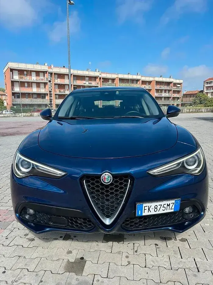 Usata Alfa Romeo Stelvio 210 CV (154 kW) 2017 Blu SUV