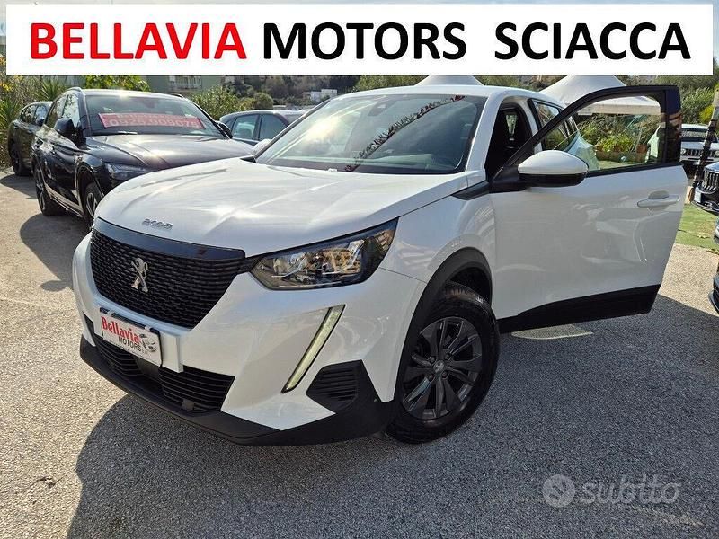 Usata Peugeot 2008 Active 100 CV (73 kW) 2021 Bianco SUV