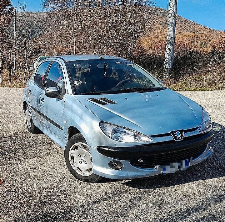 Usata Peugeot 206 68 CV (50 kW) 2002 Berlina
