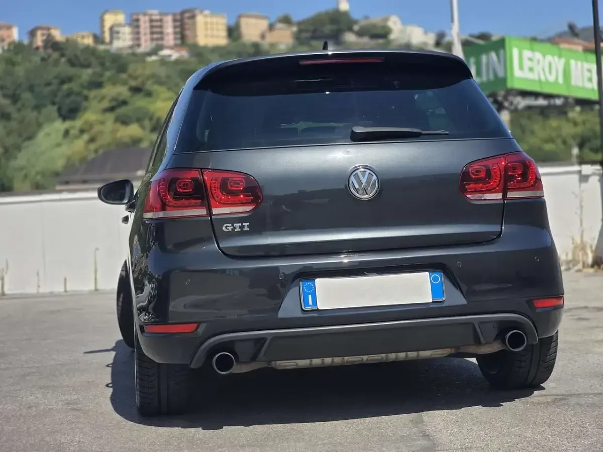 Usata VW Golf VII GTI 211 CV (155 kW) 2012 Grigio Berlina