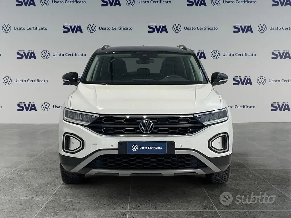 Usata VW T-Roc Life 110 CV (80 kW) 2023 Bianco SUV