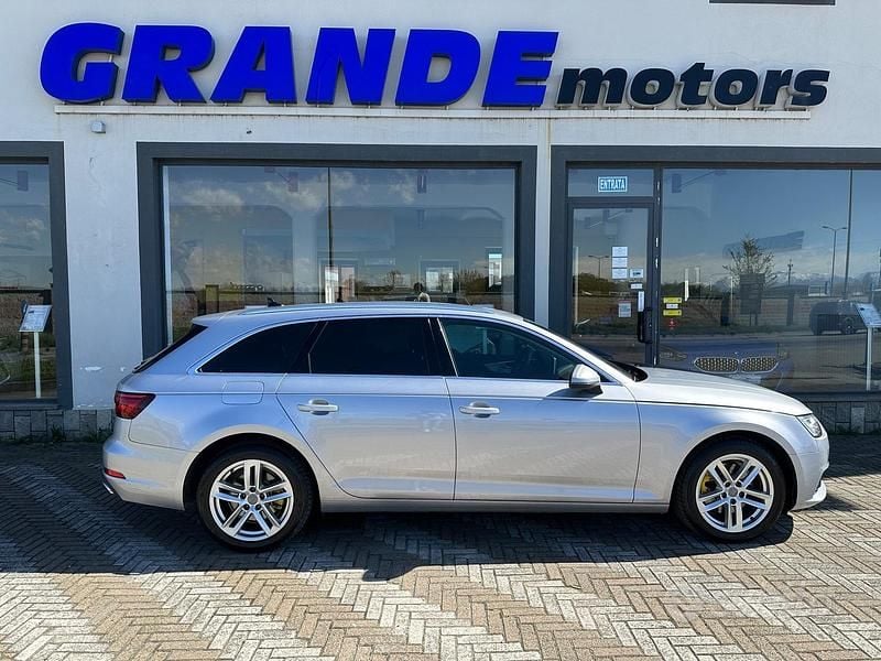 Usata Audi A4 Business 150 CV (110 kW) 2019 Grigio Station wagon