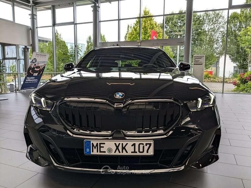 Usado BMW 520 M Sport 197 HP (144 kW) 2024 Preto Carrinha