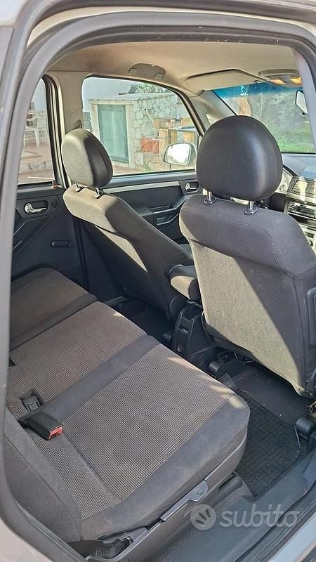 Usata Opel Meriva 76 CV (55 kW) 2004 Grigio Monovolume