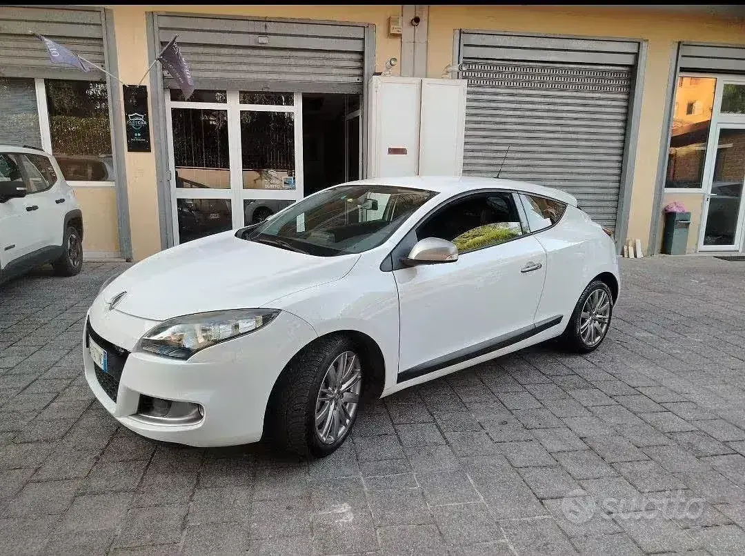 Usata Renault Mégane Coupé GT-Line 110 CV (80 kW) 2011 Bianco Coupé