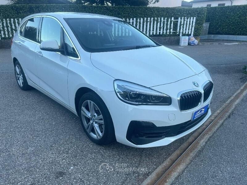 Usata BMW 225 Active Tourer Advantage 220 CV (161 kW) 2021 Bianco Monovolume