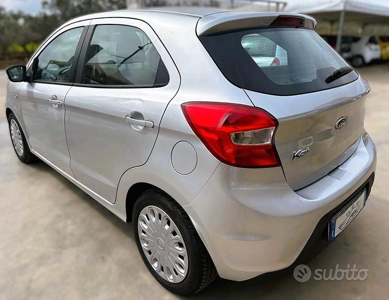 Begagnad Ford Ka Plus 71 HK (52 kW) 2017 Grå Halvkombi