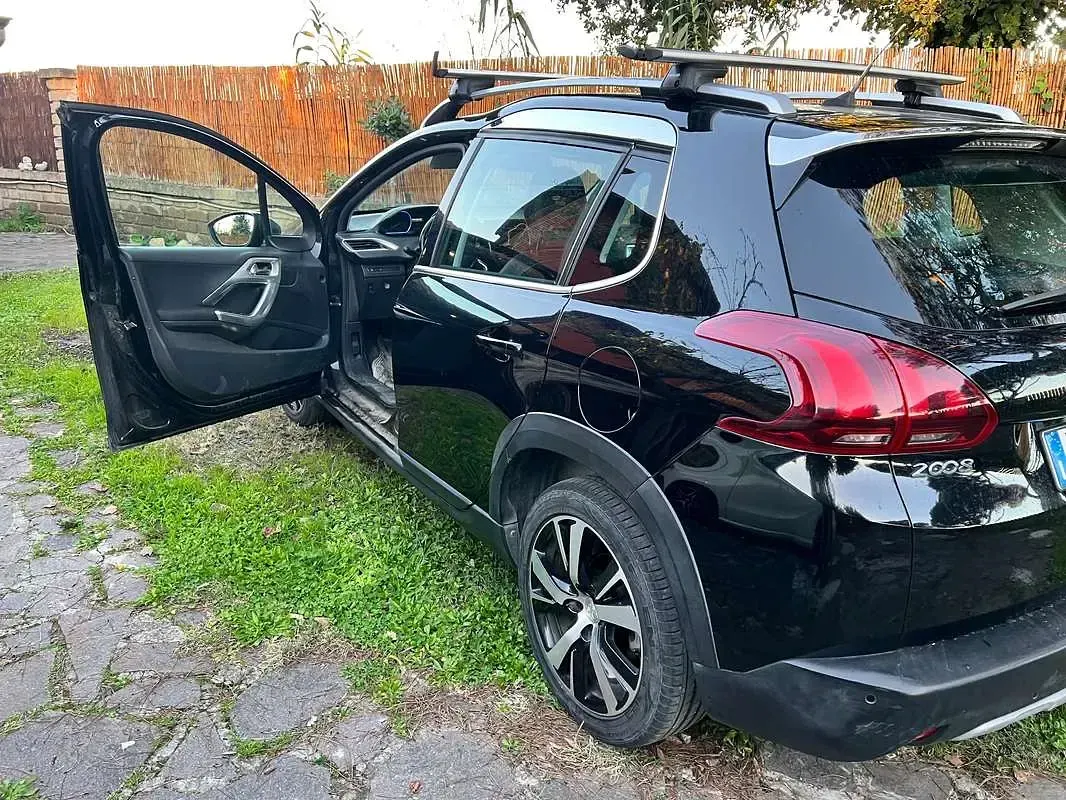 Usata Peugeot 2008 Allure 131 CV (96 kW) 2019 Nero SUV
