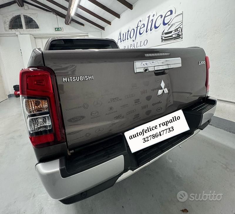 Usata Mitsubishi L200 Select 149 CV (109 kW) 2021 Grigio Pick-up