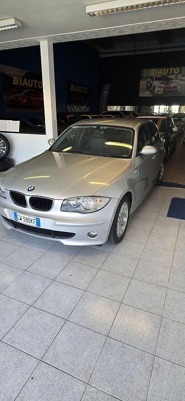 Usata BMW 118 122 CV (89 kW) 2005 Utilitaria