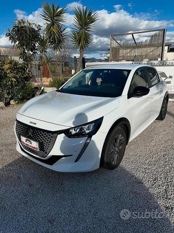 Usata Peugeot 208 GT 100 kW (136 CV) 2022 Bianco Utilitaria