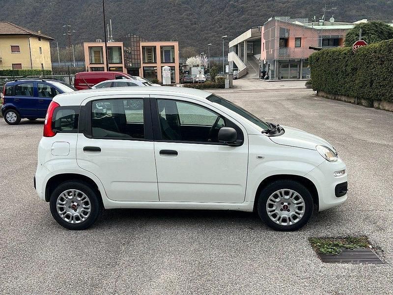 Usata Fiat Panda Connect 69 CV (50 kW) 2019 Bianco Utilitaria