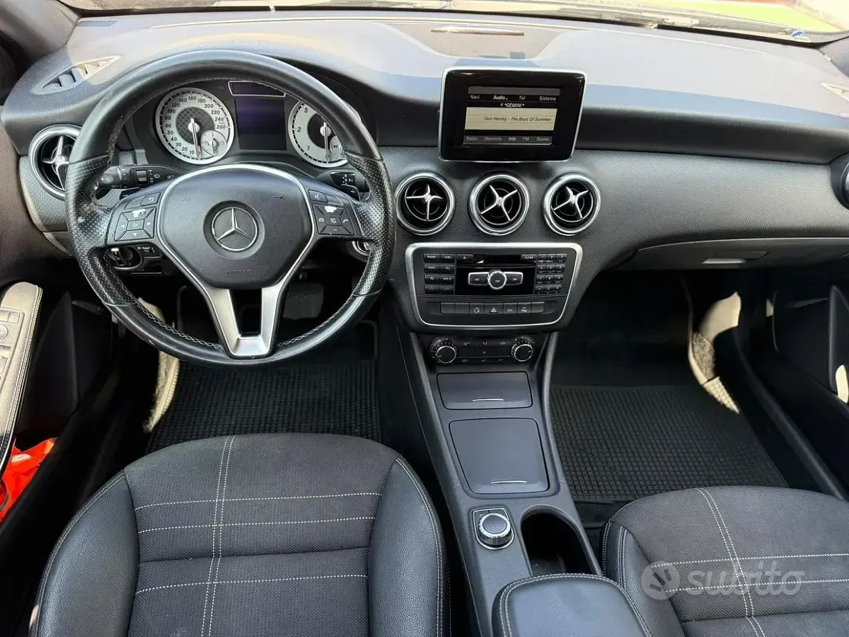 Usata Mercedes A200 Executive 136 CV (100 kW) 2014 Grigio Utilitaria