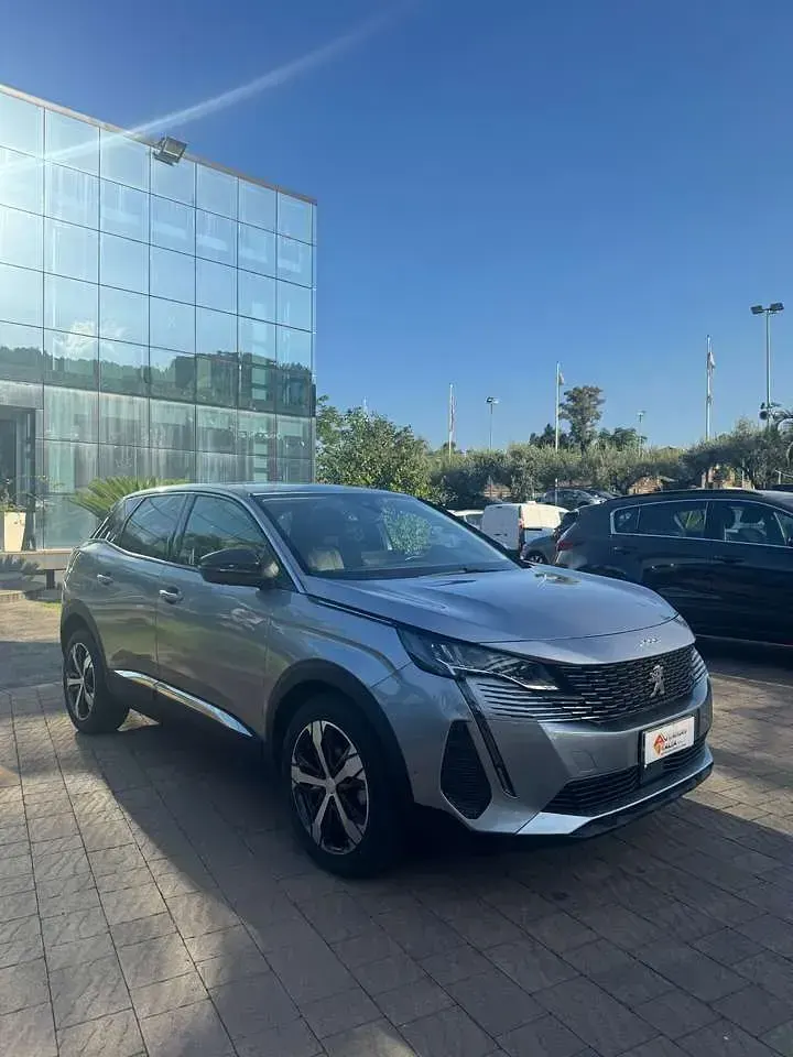 Usata Peugeot 3008 Allure 131 CV (96 kW) 2022 Grigio SUV