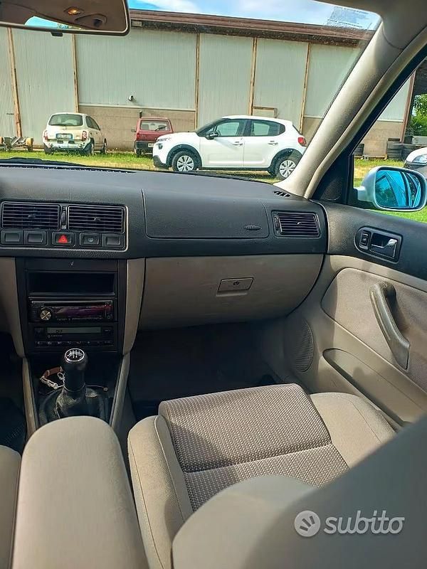 Usata VW Golf IV Highline 105 CV (77 kW) 2001 Argento Station wagon